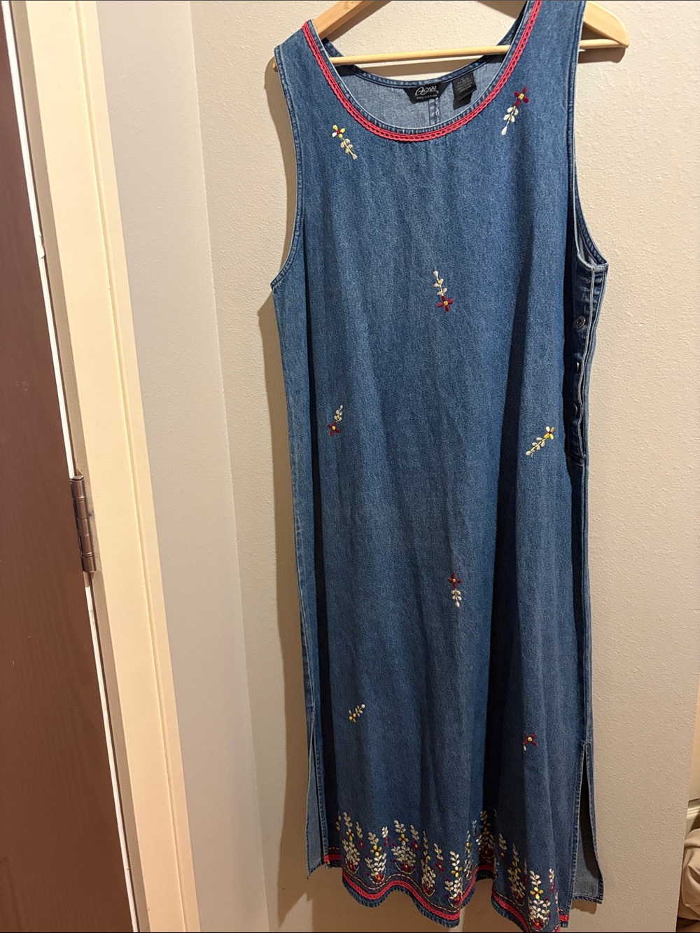 Vintage Agapo Denim Sleeveless Embroidered Flower Dress (large)